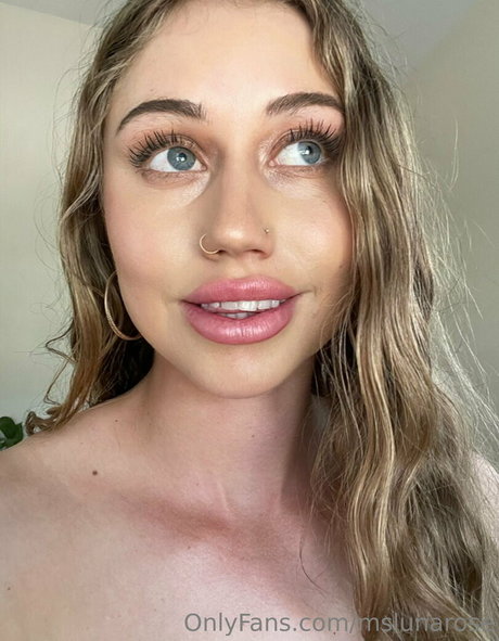 Mslunarose onlyfans striptease