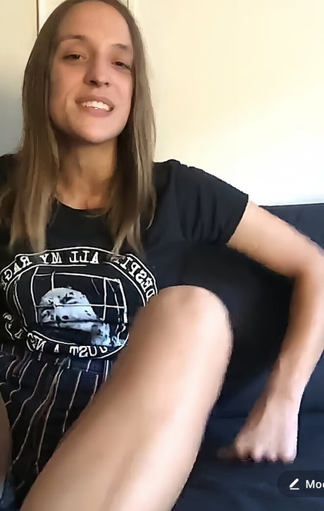 Ashley Victoria Robinson nude onlyfans leak