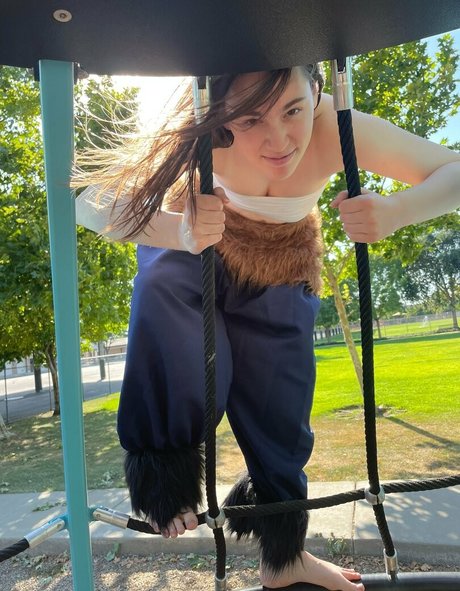 lillylovespenisland only fans photos