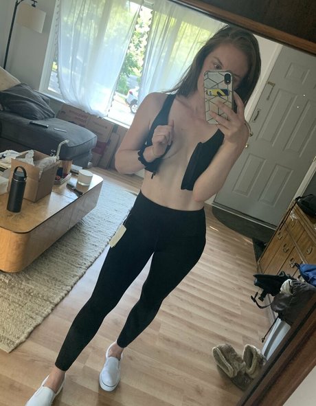 submissive gigi onlyfans explicit content