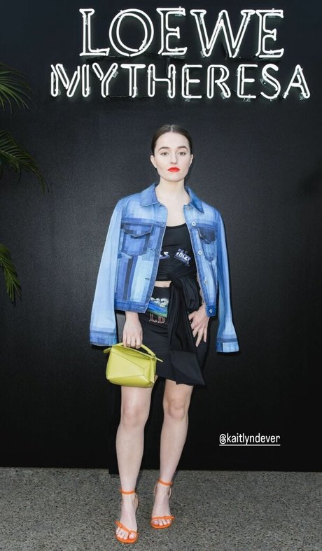 Kaitlyn Dever Profile pic