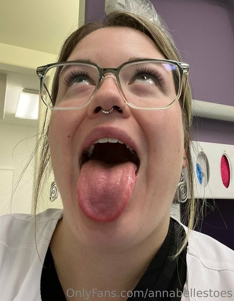 annabellestoes onlyfans nudes