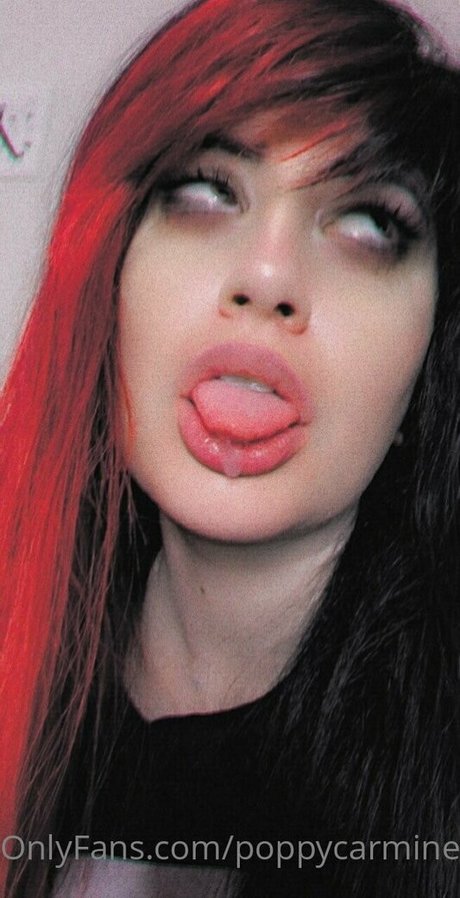 poppycarmine onlyfans pictures