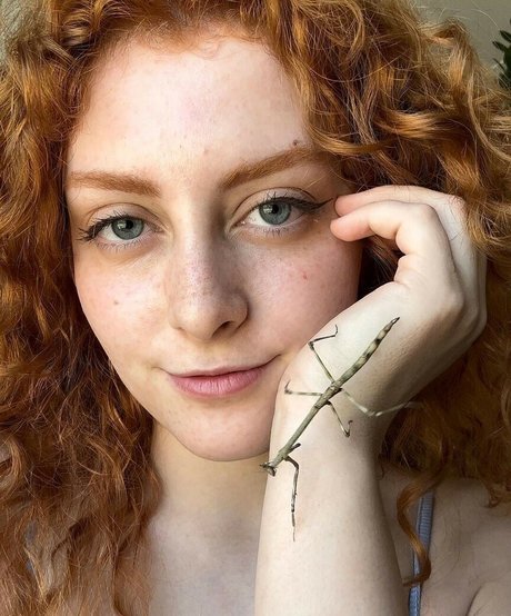 Octavia Marlowe nude only fans