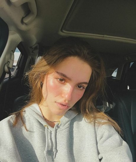 Sylvia Snyders onlyfans leaks.