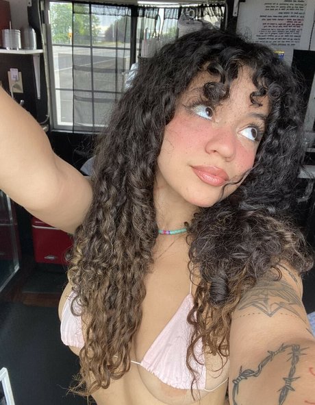 Spicymarii ass onlyfans