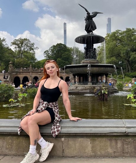 Isla Dawn onlyfans leak