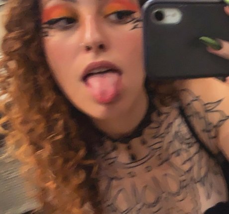 Edin Kary naked onlyfans