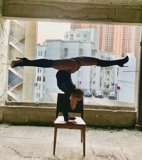 Racharmstrong onlyfans leak xxx