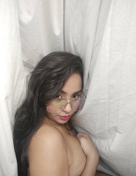 yiyisweetcousin onlyfans uncensored