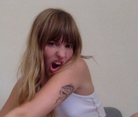 Victoria De Angelis onlyfans leaked sex