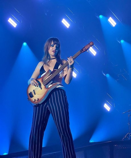 Victoria De Angelis onlyfans mega