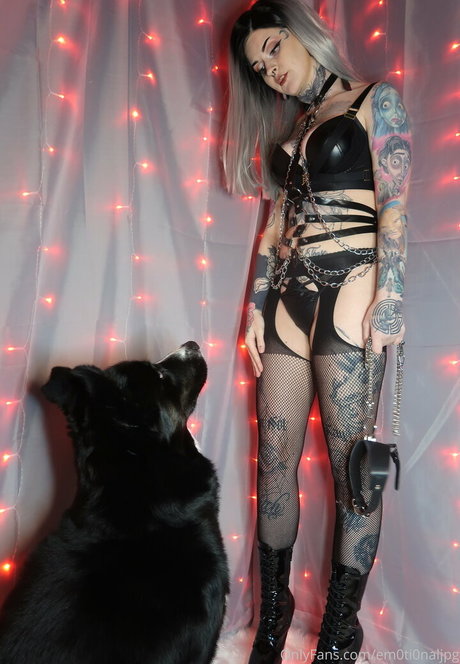 em0ti0naljpg onlyfans leaj