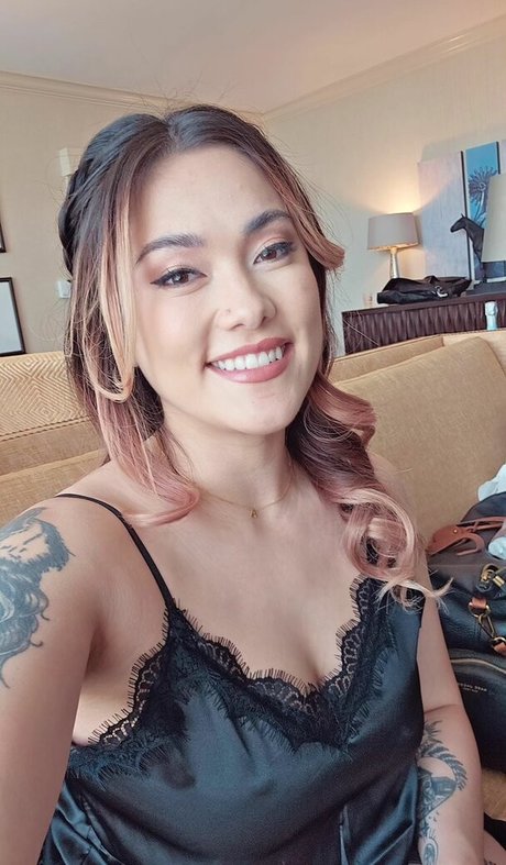 AvaGG onlyfans desnuda