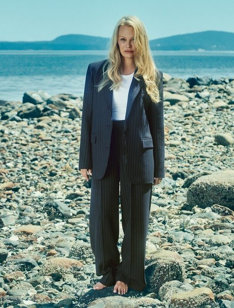 Pamela Anderson Profile pic