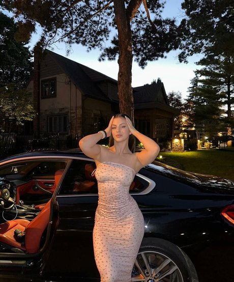 Sudefit onlyfans model