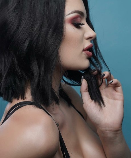 Saraya Bevis onlyfans leaks free