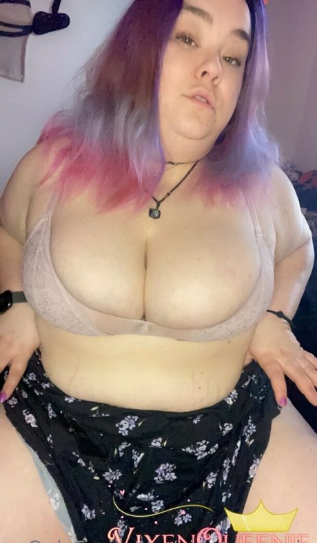 vixenqueenie onlyfans nudes leaked
