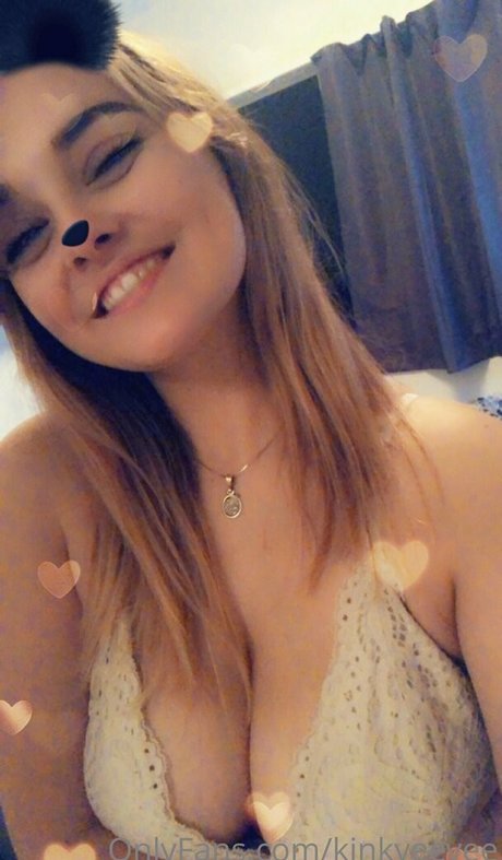 kinkyeevee onlyfans photos