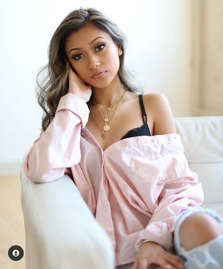 Moliney Mao only fans pic