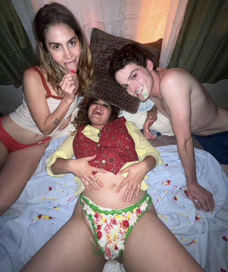 Remi Wolf topless onlyfans