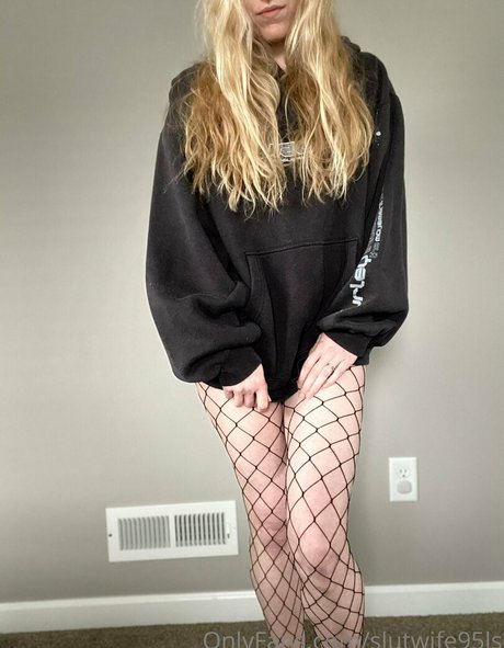 slutwife95ls onlyfans de