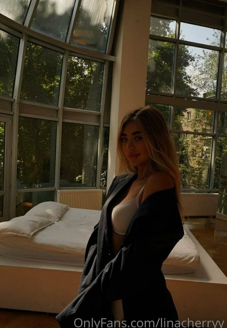 linacherryy onlyfans sexy