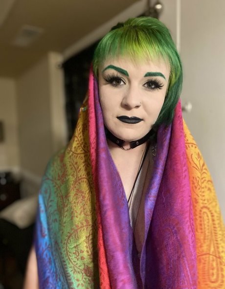 princessemeraldd2 onlyfans naked leaked