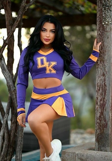 christinaenaa onlyfans explicit content