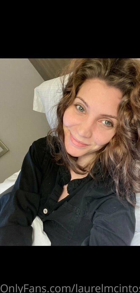 laurelmcintosh onlyfans strip tease