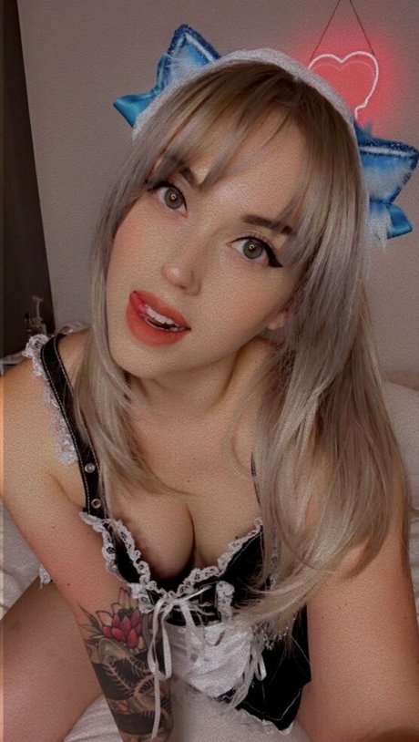 caradaily onlyfans pics