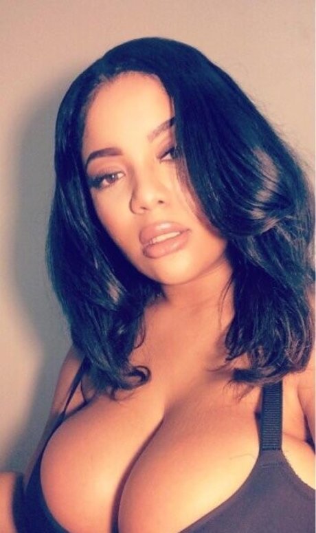 Gabrielle Logan boobs onlyfans