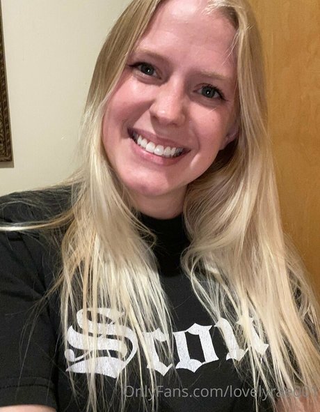lovelyrae001 onlyfans boobs
