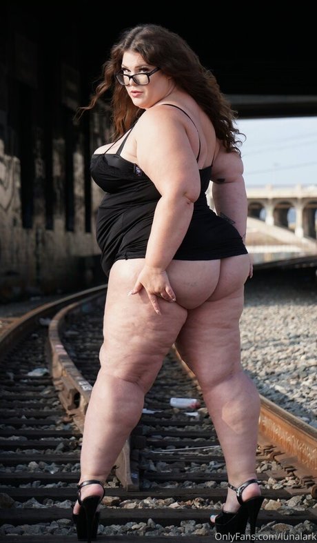 lunalark pics onlyfans