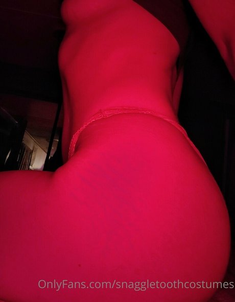 snaggletoothcostumes leak only fans