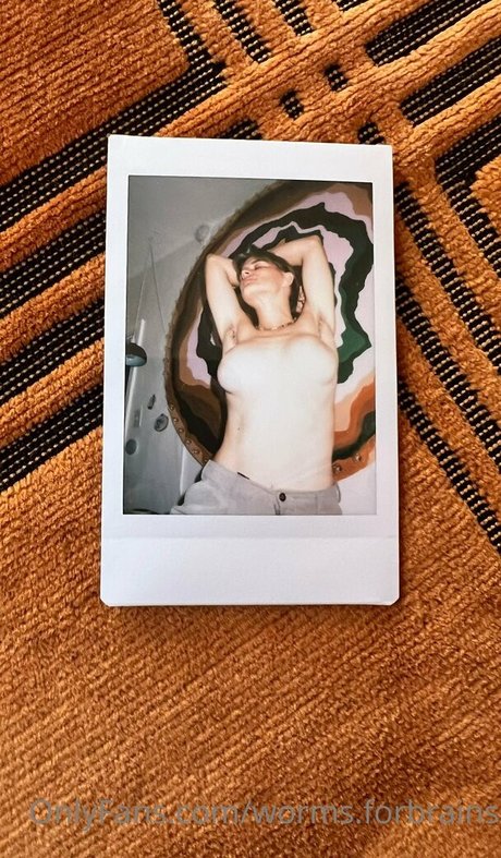 worms forbrains naked on onlyfans