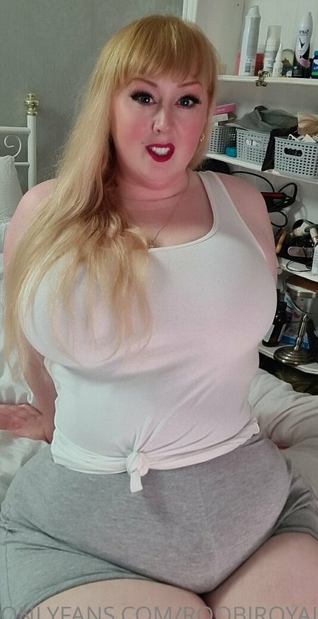 curvyroobi onlyfans nsfw