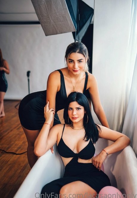 lacasaonlymx onlyfans nude content