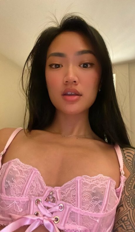 Roseunhinged onlyfans leaked photos