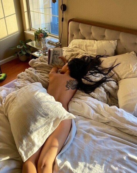 Roseunhinged onlyfans topless