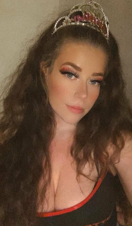 blonde tattoos onlyfans pretty still