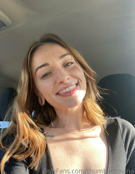 thumbelinavina only fans pictures