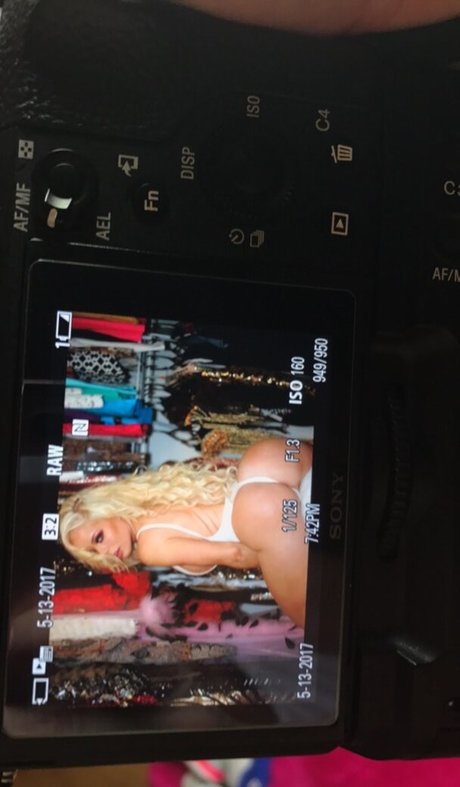 nikkidelano sex onlyfans