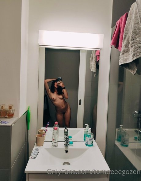 tomoeeegozen onlyfans nudes leaks