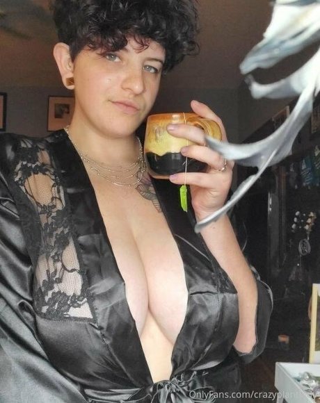 crazyplantlady nudes onlyfans leak