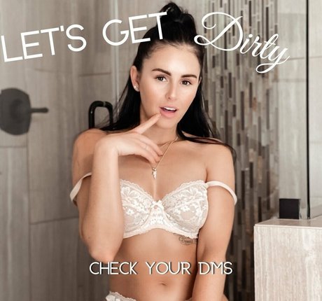 naughty mommy is on onlyfans