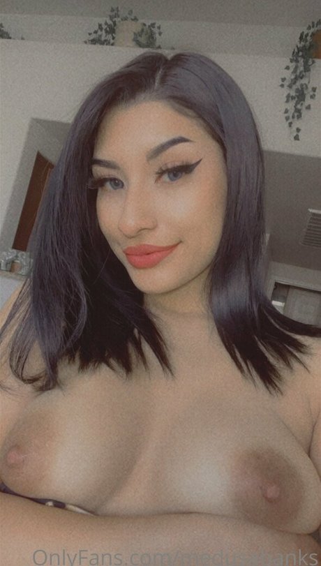 medusabanks onlyfans nude