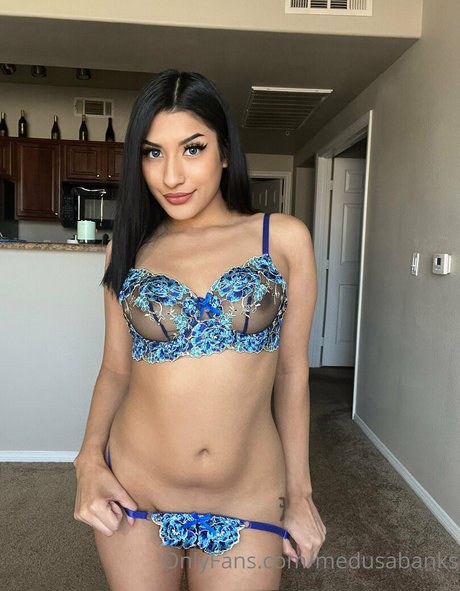 medusabanks onlyfans naked pics