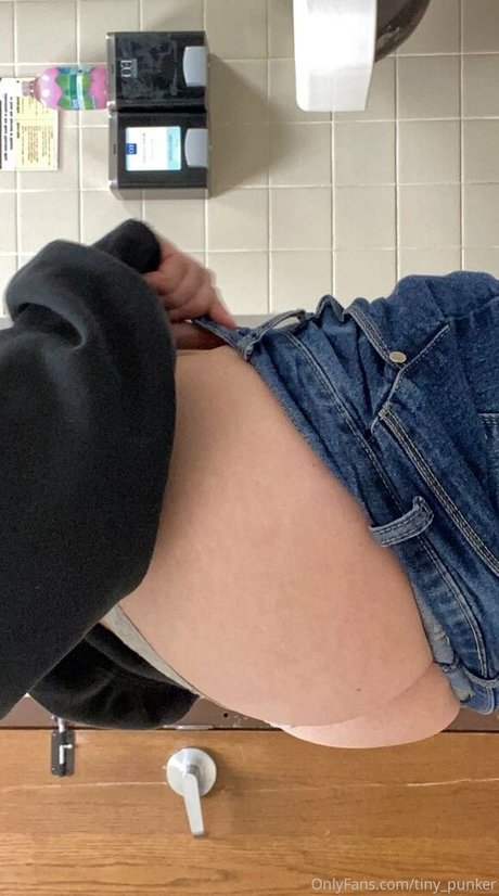 tiny punker onlyfans free