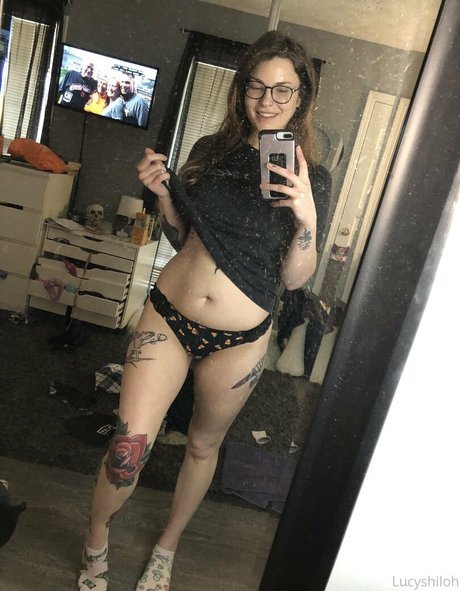lucyshilohcam nude leaked onlyfans